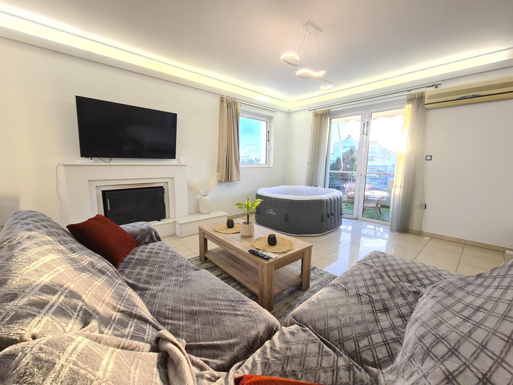 Sunny Home Private Jacuzzi Hydromassage Acropolis & Lycabettus Far View Parking 300M Metro Peristeri Athens Luaran gambar