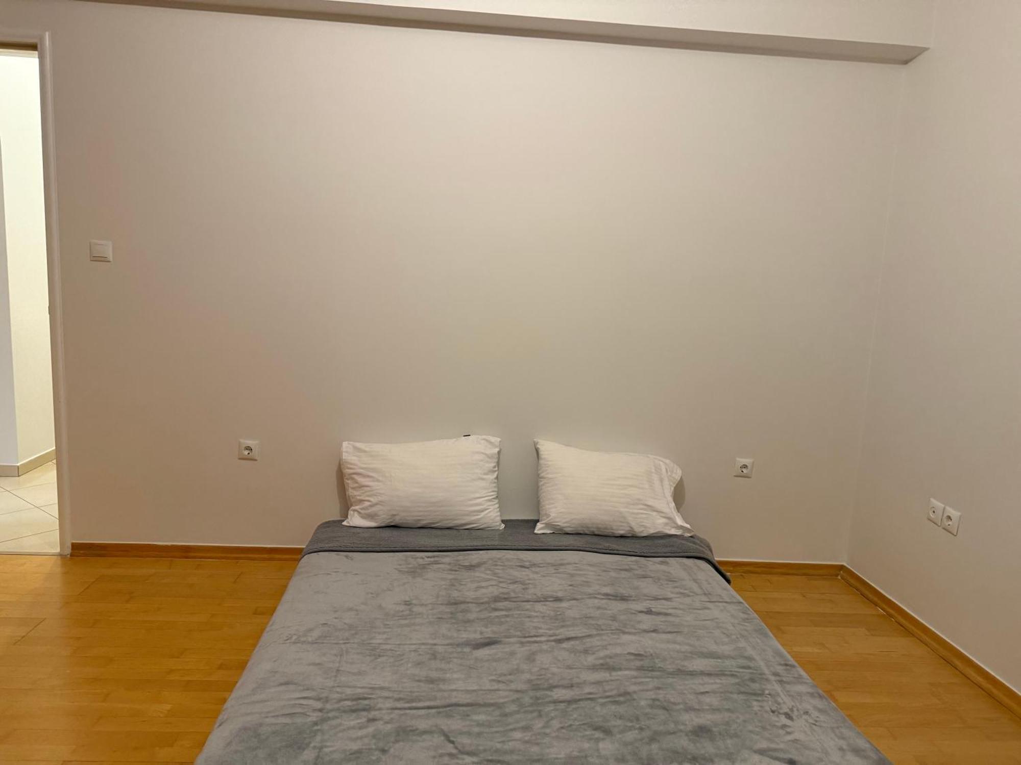 Sunny Home Private Jacuzzi Hydromassage Acropolis & Lycabettus Far View Parking 300M Metro Peristeri Athens Bilik gambar