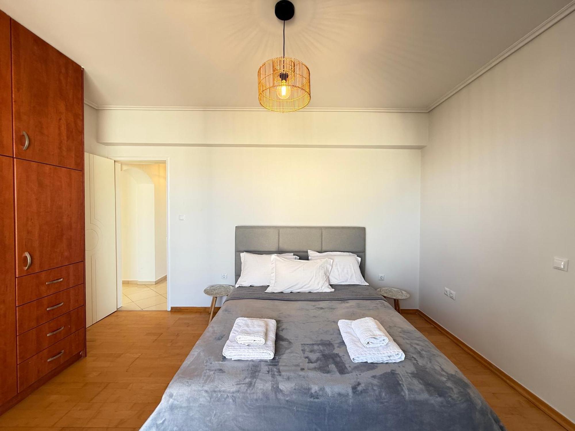 Sunny Home Private Jacuzzi Hydromassage Acropolis & Lycabettus Far View Parking 300M Metro Peristeri Athens Luaran gambar